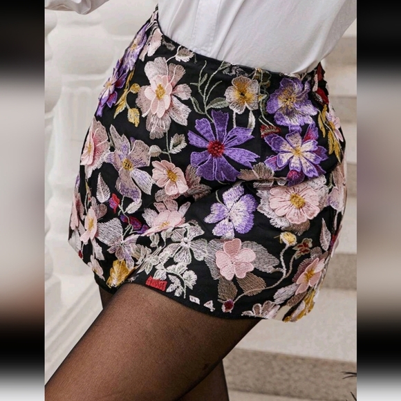 Elegant Vintage Style Floral Embroidered Romantic Princess Skirt  - Picture 3 of 5